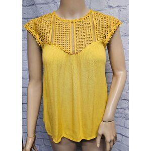H&M SZ 2 S GOLDEN YELLOW GEO CROCHET KEYHOLE BUTTON CAP SLEEVE CRINKLE GUAZY TOP